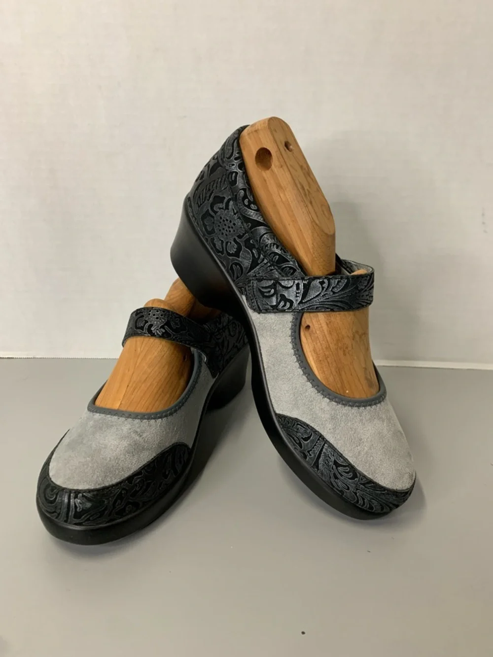 Alegria Shoes Womens 39 Maya Mary Jane Gray Leather Wedge Comfort Paisley Floral - Picture 5 of 17